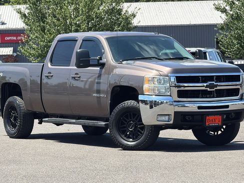 Used 2008 Chevrolet Silverado 2500 LTZ w/ Safety Package AWD/4WD image 2
