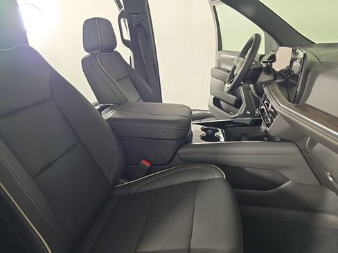 New 2025 Chevrolet Suburban Premier w/ Sun And Tow Package AWD/4WD image 44