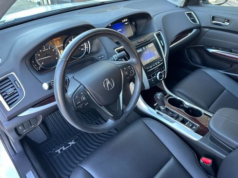 Used 2017 Acura TLX image 18