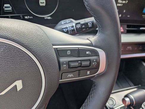 Used 2023 Kia Sportage SX image 16