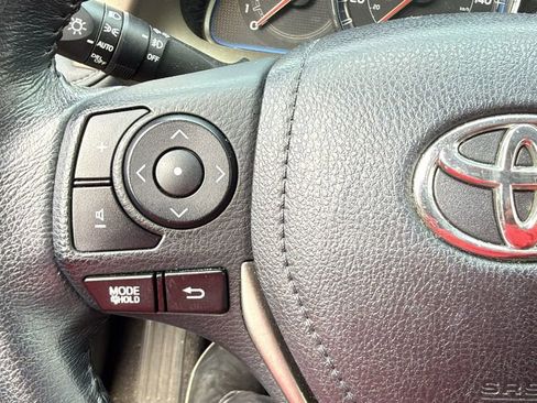 Used 2015 Toyota RAV4 Limited w/ Technology Package FWD image 7