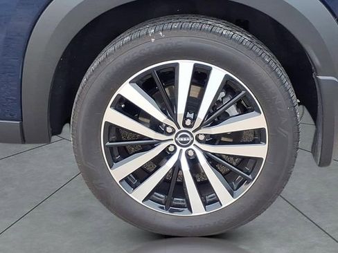 Certified 2025 Nissan Pathfinder Platinum w/ Cargo Package image 4