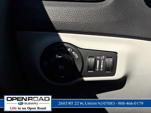 Used 2018 Jeep Compass Limited AWD/4WD image 35