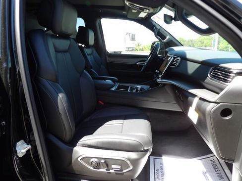 New 2026 Jeep Grand Wagoneer Limited AWD/4WD image 18