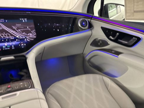 New 2026 Mercedes-Benz EQS 550 4MATIC SUV image 28