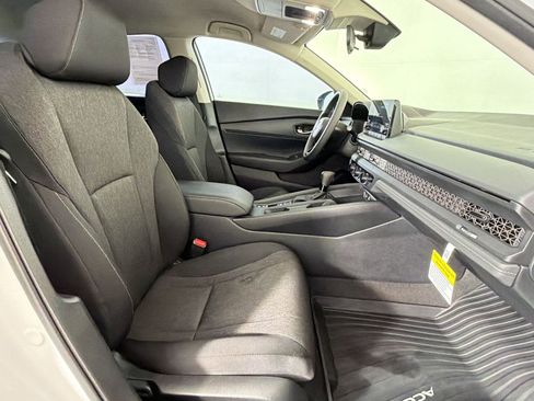 Used 2025 Honda Accord LX image 29