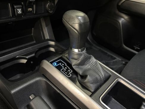 Used 2021 Toyota Tacoma SR5 AWD/4WD image 21