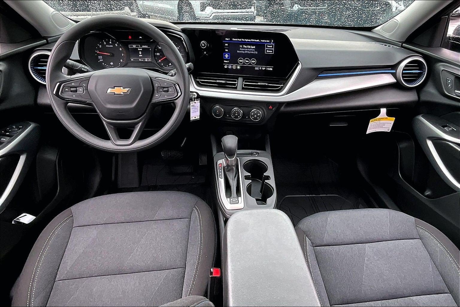New 2026 Chevrolet Trax LS w/ LS Convenience Package FWD image 5