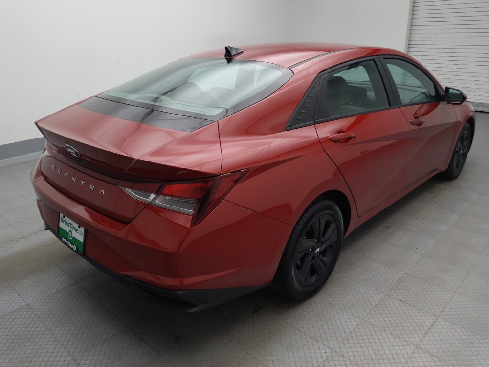 Used 2023 Hyundai Elantra SEL w/ Cargo Package FWD image 9