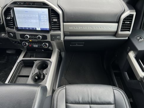 Used 2022 Ford F350 Lariat w/ Lariat Ultimate Package image 32