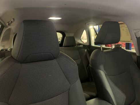 Used 2023 Toyota RAV4 LE AWD/4WD image 19