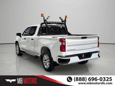 Used 2021 Chevrolet Silverado 1500 Custom AWD/4WD image 5