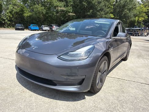Used 2020 Tesla Model 3 Standard Range RWD image 1