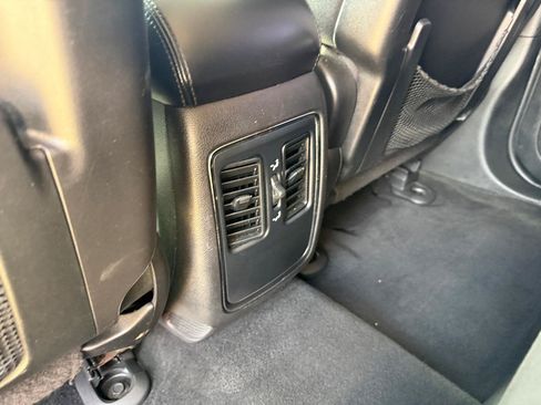 Used 2013 Dodge Durango SXT w/ Rallye Appearance Group RWD image 24