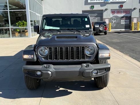 New 2025 Jeep Gladiator Sport image 5