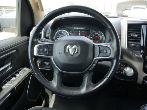 Used 2019 RAM 1500 Laramie AWD/4WD image 9
