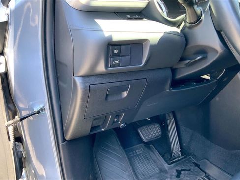 Used 2022 Toyota Highlander XLE FWD image 33