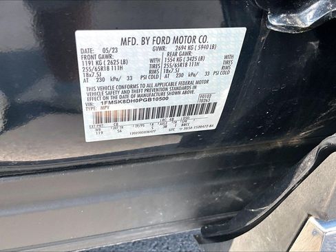 Used 2023 Ford Explorer XLT w/ Equipment Group 202A AWD/4WD image 5