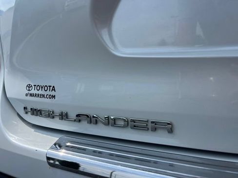 Used 2022 Toyota Highlander Platinum AWD/4WD image 9