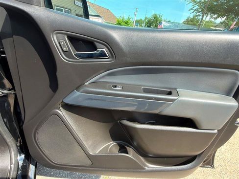 Used 2018 Chevrolet Colorado Z71 w/ Z71 Midnight Edition AWD/4WD image 22
