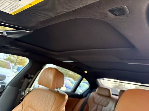 Used 2019 BMW 750i RWD image 20