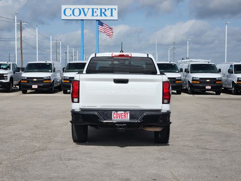 Used 2025 Chevrolet Colorado W/T w/ Advanced Trailering Package AWD/4WD image 6