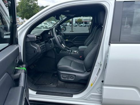 Used 2026 Toyota 4Runner TRD Off-Road Premium AWD/4WD image 13