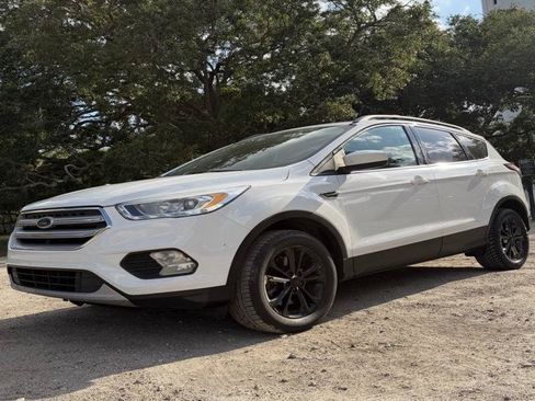 Used 2018 Ford Escape SEL AWD/4WD image 11