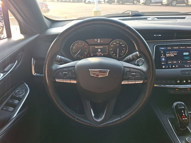 Used 2021 Cadillac XT4 Luxury w/ Cold Weather Package AWD/4WD image 19