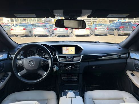 Used 2011 Mercedes-Benz E 350 4MATIC Wagon image 11