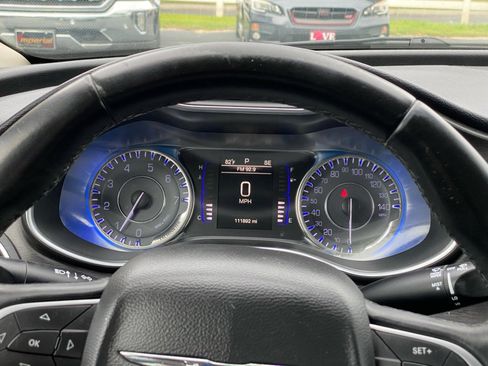 Used 2017 Chrysler 200 Limited Platinum image 15