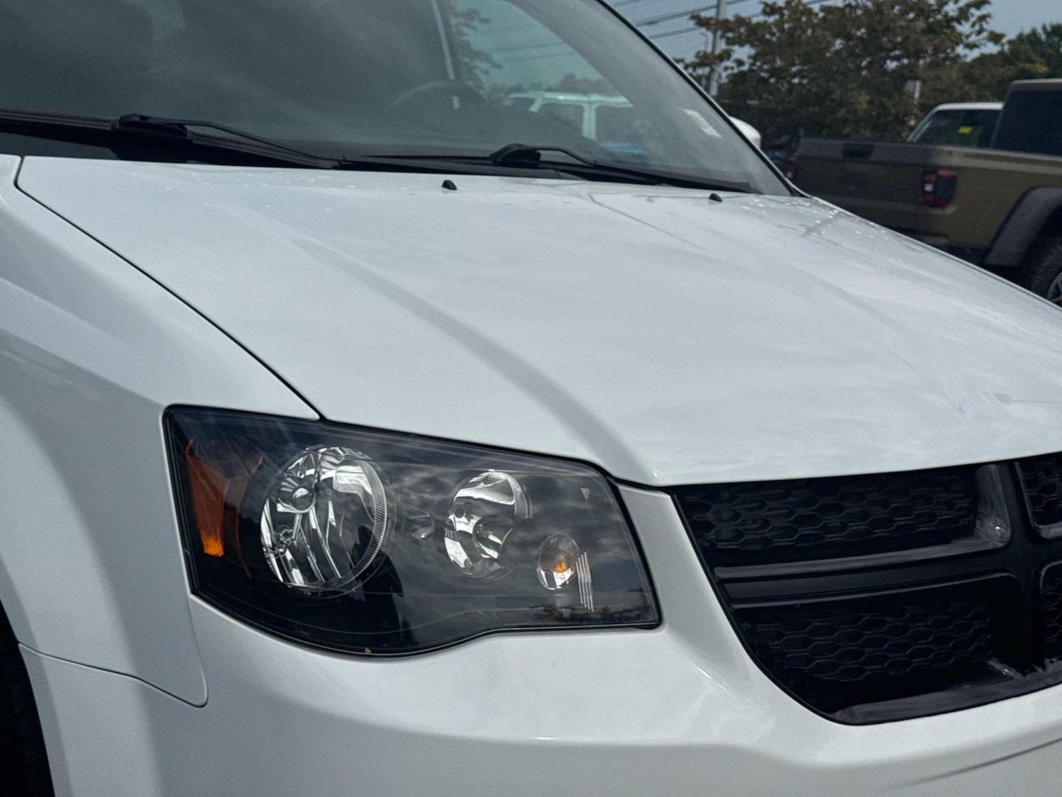 Used 2017 Dodge Grand Caravan SE FWD image 13
