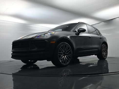 Certified 2026 Porsche Macan AWD/4WD image 45