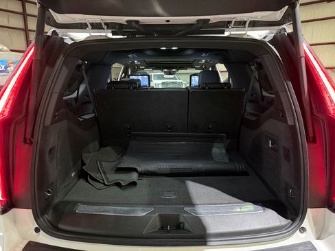 Used 2021 Cadillac Escalade ESV Sport w/ Driver Assist Tech Package AWD/4WD image 19