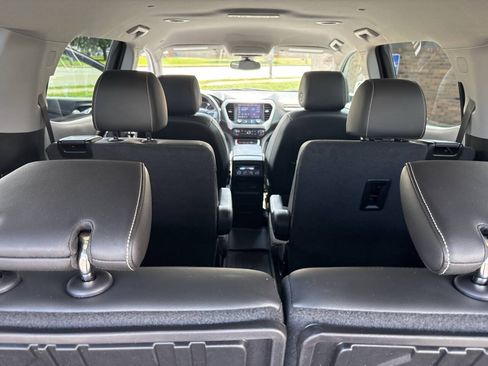 Used 2023 GMC Acadia SLT w/ Preferred Package FWD image 34