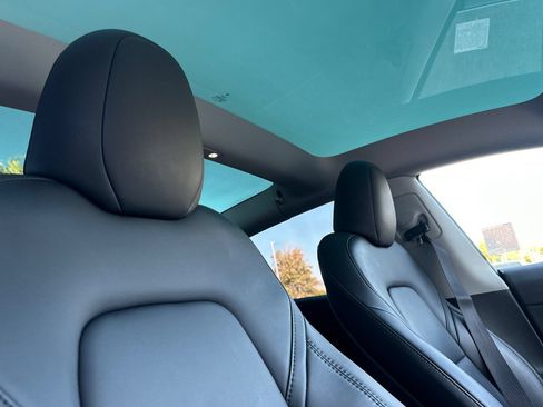 Used 2023 Tesla Model 3 Standard Range RWD image 16