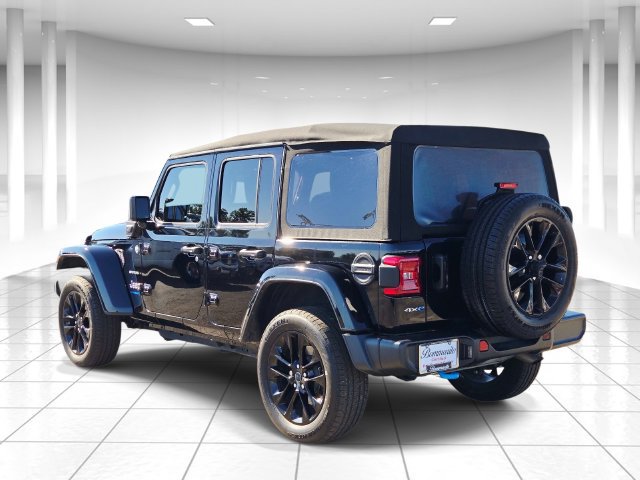 Used 2024 Jeep Wrangler Unlimited Sahara AWD/4WD image 3