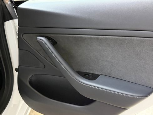 Used 2020 Tesla Model 3 Long Range image 39