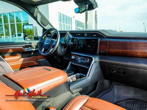Used 2024 GMC Sierra 2500 Denali Ultimate image 14