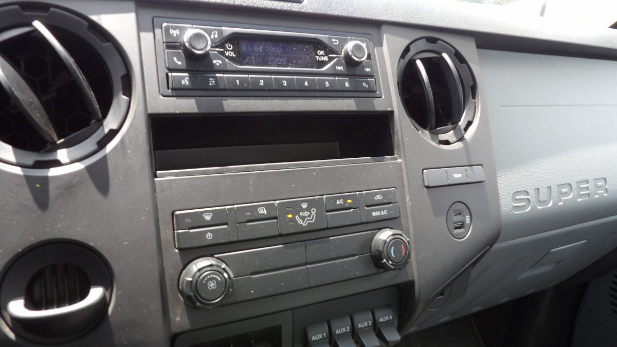Used 2023 Ford F650 2WD Regular Cab Super Duty image 24