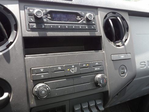 Used 2023 Ford F650 2WD Regular Cab Super Duty image 24