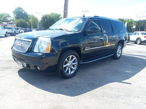 Used 2013 GMC Yukon XL Denali AWD/4WD image 1