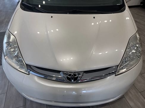 Used 2009 Toyota Sienna XLE Limited image 10