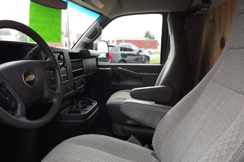 Used 2017 Chevrolet Express 2500 RWD image 10