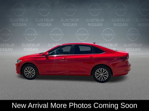 Used 2020 Volkswagen Jetta SE w/ SE Cold Weather Package FWD image 2