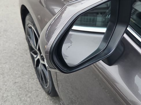 Used 2024 Toyota Camry SE image 12