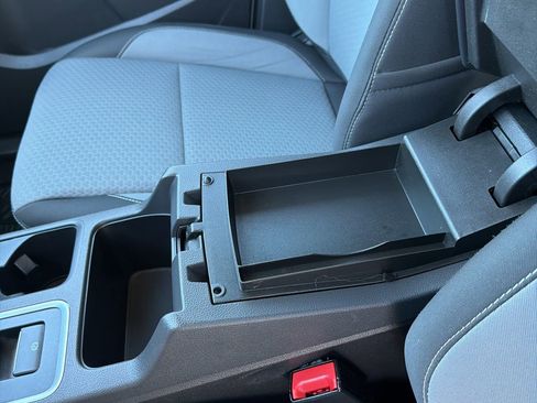 Used 2017 Ford Escape SE image 18