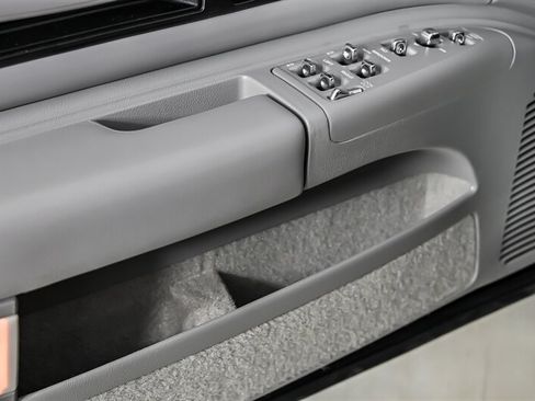 Used 1996 Chevrolet Impala SS RWD image 13