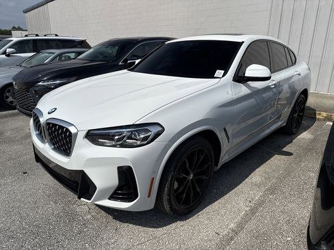 Used 2023 BMW X4 xDrive30i w/ M Sport Package AWD/4WD image 3