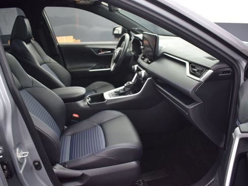 Used 2023 Toyota RAV4 XSE AWD/4WD image 10